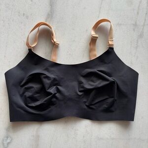 Size 6 KNIX WIRELESS reversible black/nude BRA